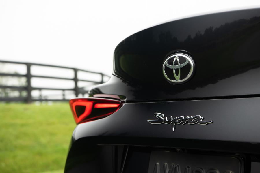 Логотип Toyota GR Supra Launch Edition (A90) 2019 года  (NA) (фото 34 из 37)